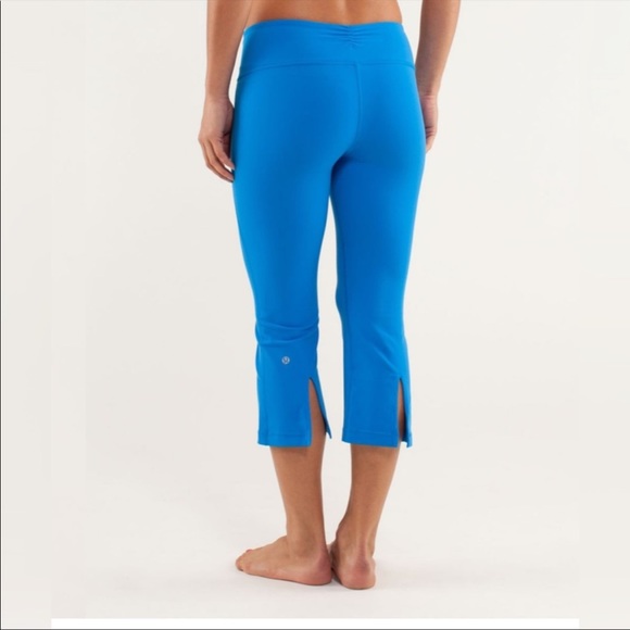 LULULEMON | Gather and Crow Capri Crop Workout Leggings in Beaming Blue - Picture 2 of 11